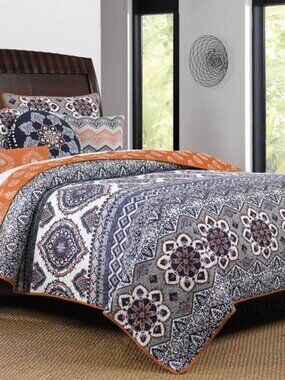 TWIN Medina Quilt Set Reversible Bedspread coverlet, blanket, pillowcase, sham